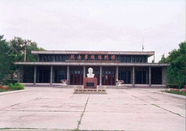 乌鲁木齐市烈士陵园 乌鲁木齐市烈士陵园
