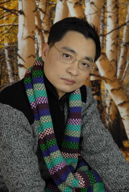 张明(上海广播电台主持人) 张明(上海广播电台主持人)