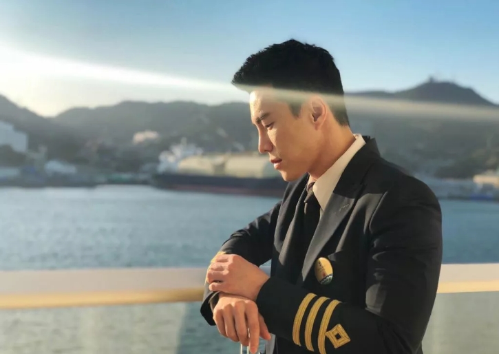 王冠逸 王冠逸