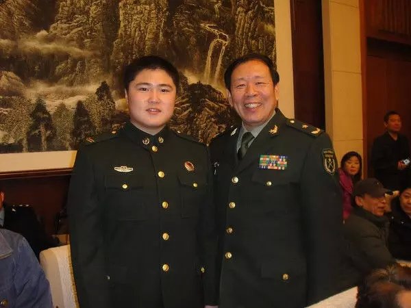 周恩来侄孙周子正与罗青长之子罗援 周恩来侄孙周子正与罗青长之子罗援