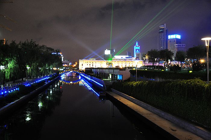 远观文化长廊夜景
