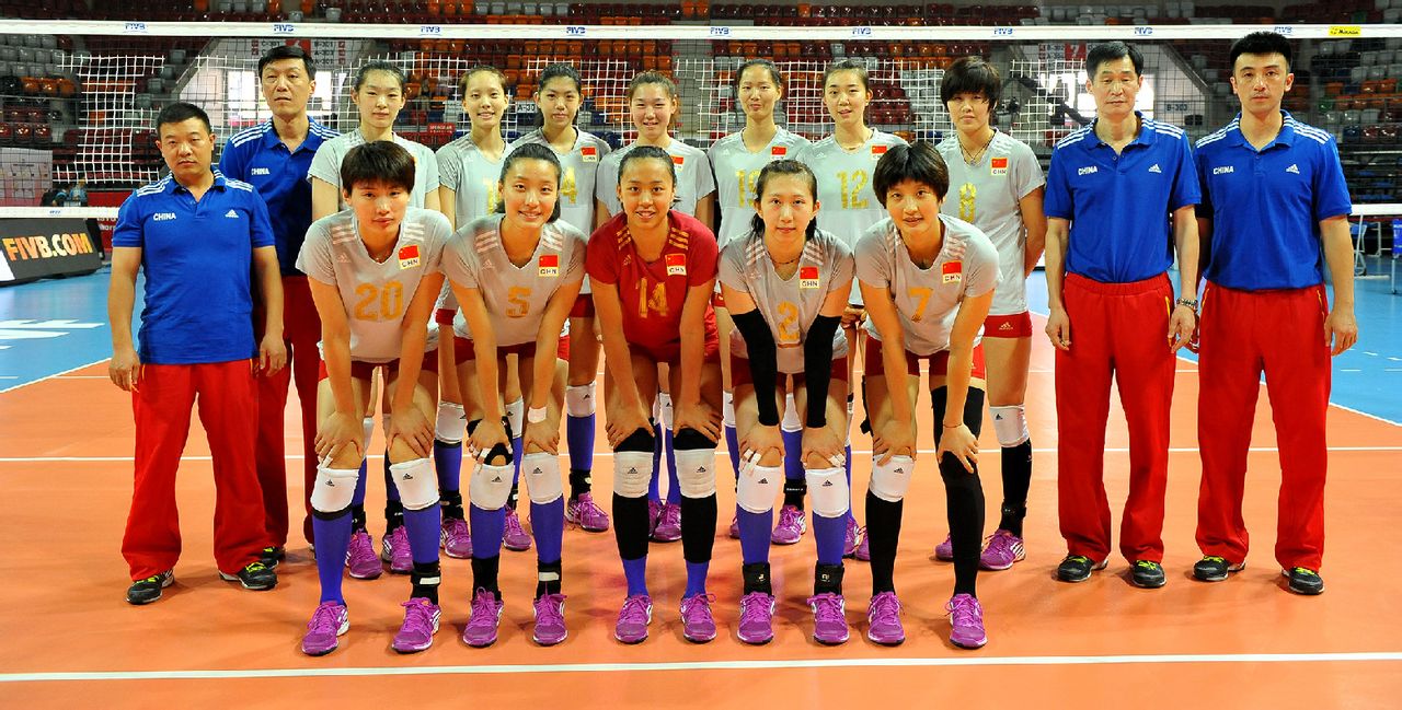 中国U23女排赛前合影 中国U23女排赛前合影