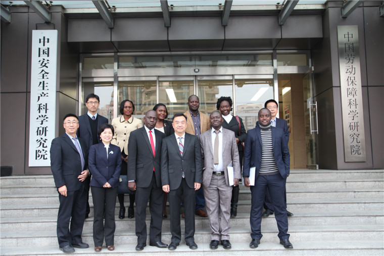 乌干达共和国议会代表团访问