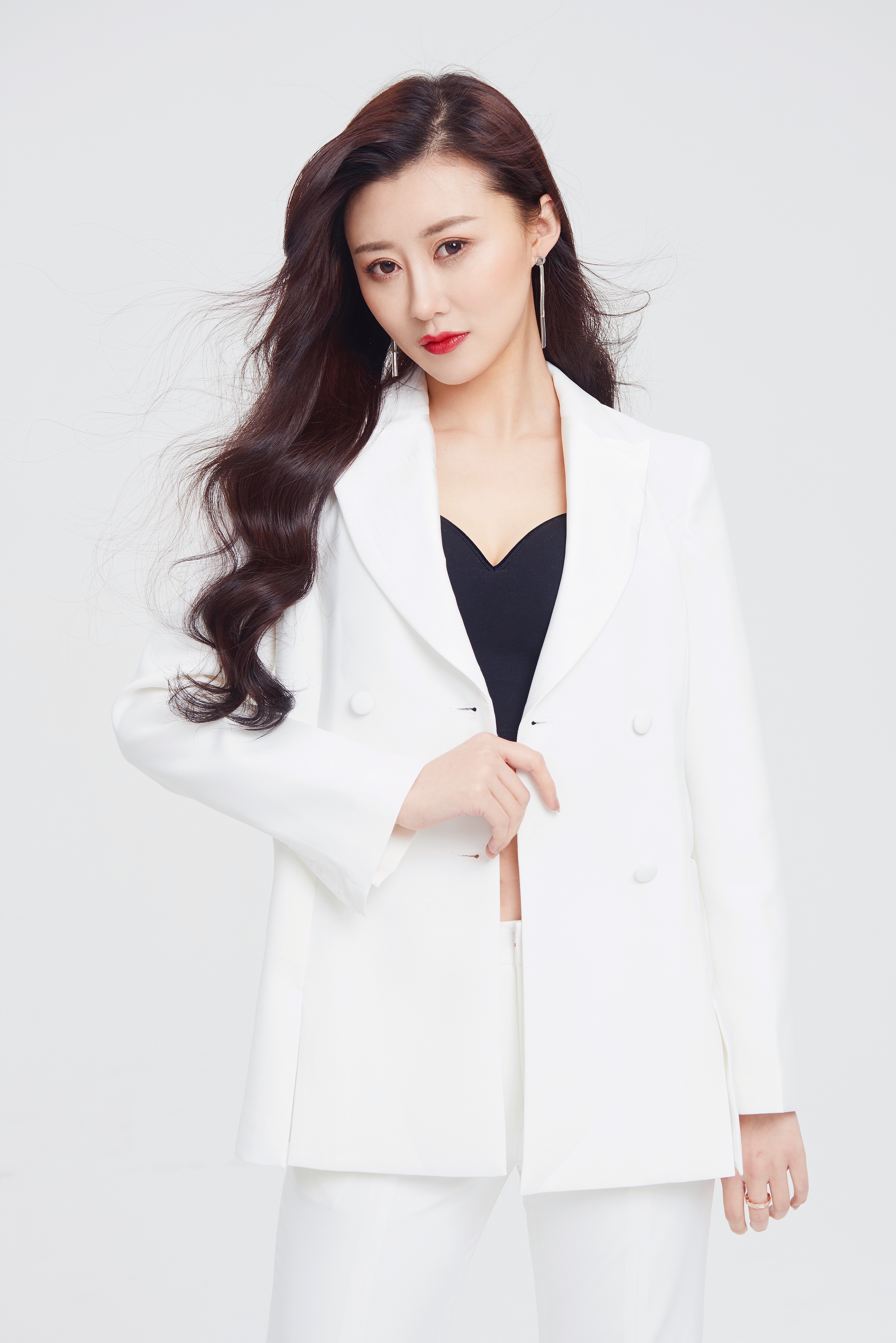 郝爽(中国内地影视女演员) 郝爽(中国内地影视女演员)