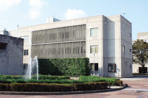 九州大学