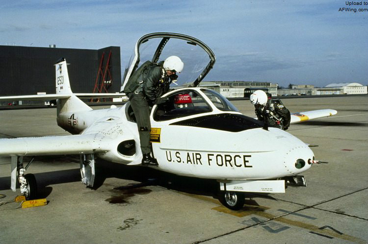 T-37B T-37B